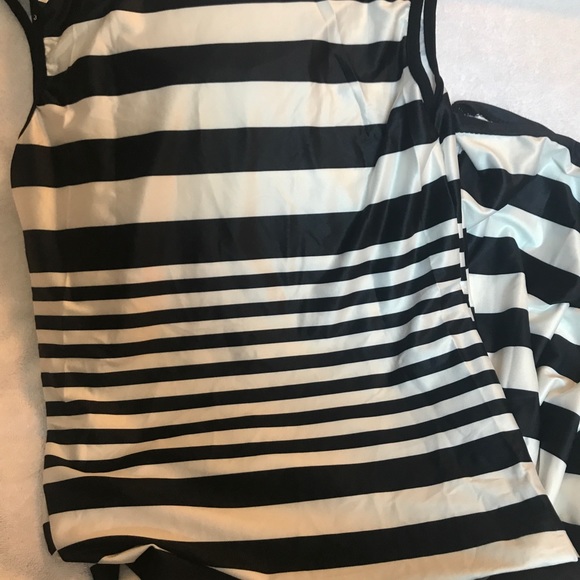 NWT Black and white tripped Maxi Dress - Picture 5 of 6